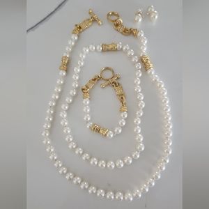 Faux pearl set necklace bracelet earrings